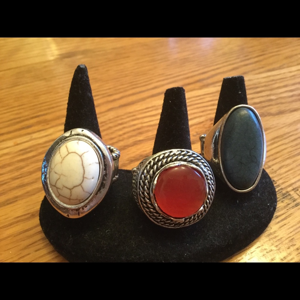 Beautiful 3 piece paparazzi rings